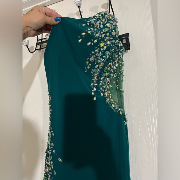 JOOY Couture Green Satin Gown with Beaded Detai - Picture 3 of 16